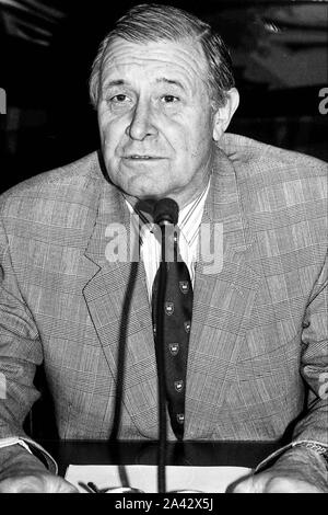 Archive 90 n: Raymond Kendall, Generalsekretär von Interpol, Lyon, Frankreich Stockfoto