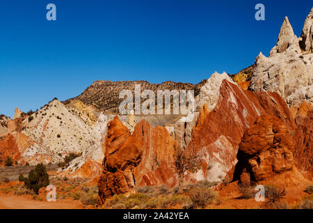 Skurrile und surreal "Candyland" Landschaft entlang der Cottonwood Canyon Road im Grand Staircase Escalante National Monument in Utah. Stockfoto