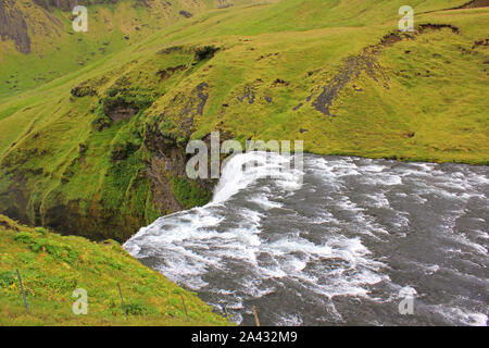 Atemberaubende skogafoss Wasserfall in Island von oben gesehen Stockfoto