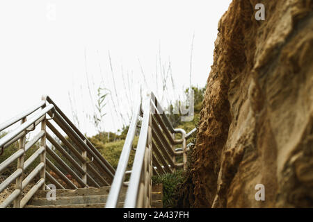 Strand Treppe in Sunset Cliffs Natural Park, San Diego. Großartiger Ort, um die Wellen und die Kraft des Ozeans zu sehen Stockfoto