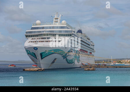 KRALENDIJK, Bonaire - Dezember 4, 2017: Südlich des Hurrikan Riemen und aufgrund der konstanten Wind, Temperaturen und wenig Regen, Bonaire ist Stockfoto