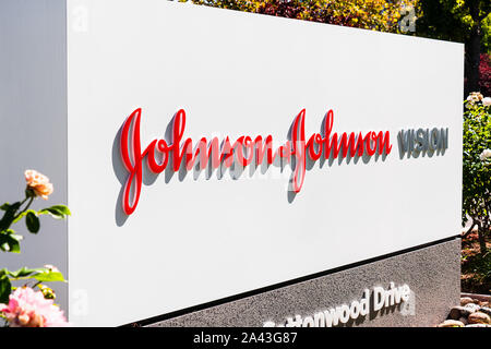 Okt 9, 2019 Milpitas/CA/USA - Johnson & Johnson Vision Büros im Silicon Valley; Johnson & Johnson Vision Care, Inc. ist ein Teil der amerikanischen mult Stockfoto