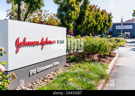 Okt 9, 2019 Milpitas/CA/USA - Johnson & Johnson Vision Büros im Silicon Valley; Johnson & Johnson Vision Care, Inc. ist ein Teil der amerikanischen mult Stockfoto