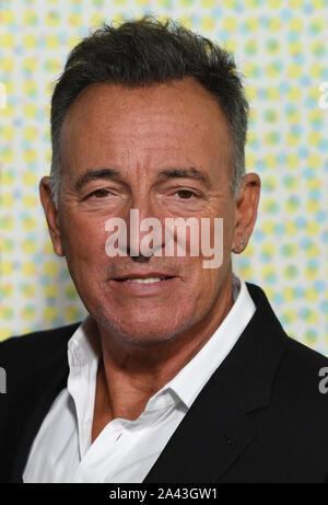 London, Großbritannien. 11 Okt, 2019. Amerikanische Sänger Bruce Springsteen besucht die Premiere der westlichen Sterne am 63rd BFI London Film Festival am 11. Oktober 2019. Foto von Rune Hellestad/UPI Quelle: UPI/Alamy leben Nachrichten Stockfoto