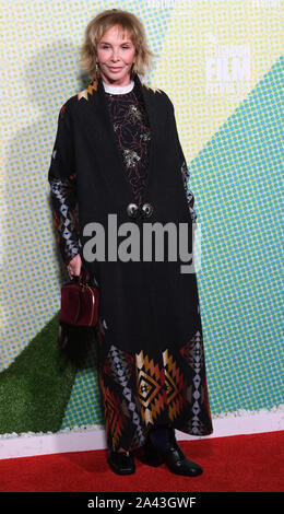London, Großbritannien. 11 Okt, 2019. Britische Produzent Trudie Styler besucht die Premiere der westlichen Sterne am 63rd BFI London Film Festival am 11. Oktober 2019. Foto von Rune Hellestad/UPI Quelle: UPI/Alamy leben Nachrichten Stockfoto