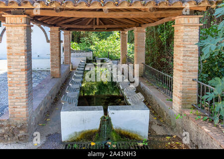 Alte Wäscheservice oder Waschmaschine Platz in Los Romeros Dorf, in Aracena Berge, Huelva, Andalusien, Spanien Stockfoto