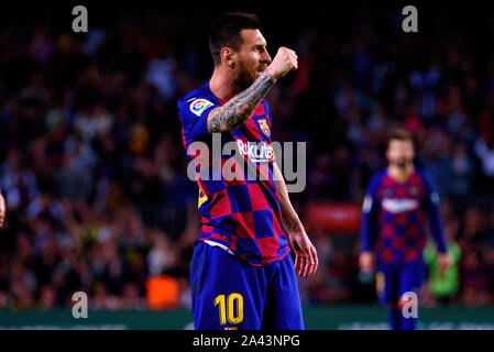 BARCELONA - OKT 6: Lionel Messi feiert ein Ziel an der La Liga Match zwischen dem FC Barcelona und FC Sevilla im Camp Nou Stadion am 6. Oktober, 2019 Stockfoto