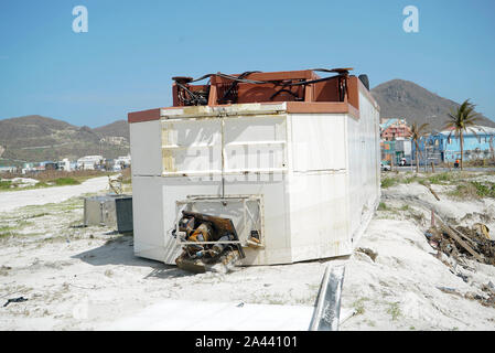 Behälter umdrehen während des Hurrikans Irma auf St. Maarten. Stockfoto