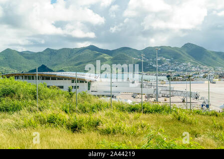 Simpson Bay, St. Maarten-November, 2017: Schöne hohe Aussichtspunkt der freien Airport auf der Insel, die Vorbereitung für den Wiederaufbau nach dem Hurrikan Irma dama Stockfoto