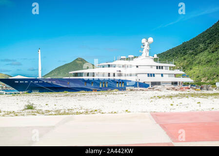 Philipsburg St.maarten Dezember 2018: Blick auf die private Anlegestelle der Yacht am AC Warthey Cruise Terminal auf St.maarten. Stockfoto