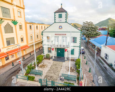 Philipsburg St. Maarten Januar 2019: Luftaufnahme des Gerichtsgebäudes auf St. Maarten. Stockfoto