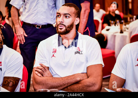 Rudy Gobert-Bourgarel, einem Französischen professioneller Basketballspieler für die Utah Jazz von der National Basketball Association, besucht die Willkommen und Veranstaltungsräume o Stockfoto