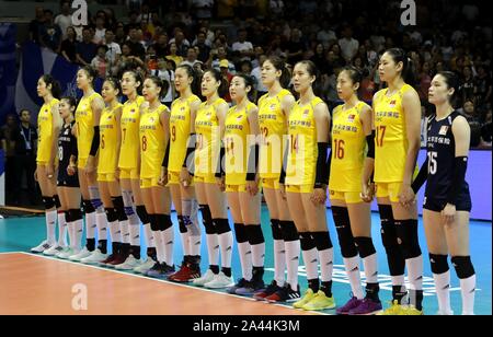 Chinas Frauen national Volleyball team Line up während der 2019 der FIVB Volleyball Intercontinental olympischen Qualifikation Turnier gegen Turke Stockfoto