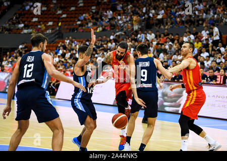 Ricky Rubio, Mitte, der Nationalen basketball Spanien Männer Team Herausforderungen Spieler aus Argentinien National Basketball Team während der 2019 Internationale Mich Stockfoto