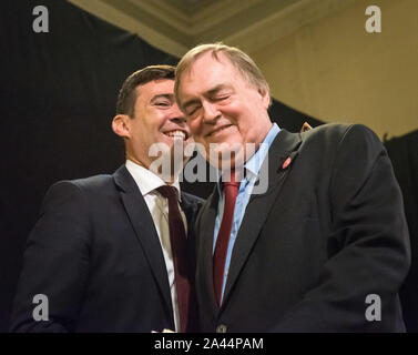 Pfarrkirche St. Pancras, London, UK. 24. August 2015. Labour Party Spitzenkandidaten Andy Burnham besucht Q&A-Session in London. Stockfoto