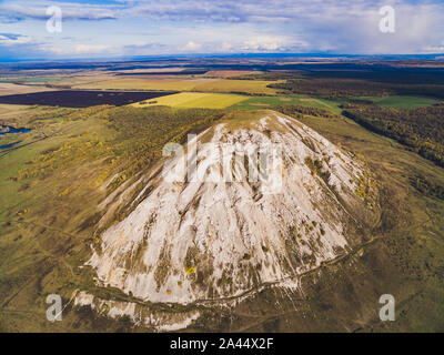 Mount Shihan Toratau in der Nähe der Stadt Ishimbai. Symbol der Stadt Ishimbai. Baschkortostan. Russland Stockfoto