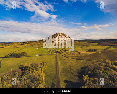 Mount Shihan Toratau in der Nähe der Stadt Ishimbai. Symbol der Stadt Ishimbai. Baschkortostan. Russland Stockfoto