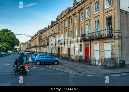 Vyvyan Terrasse in Clifton Village bei Dämmerung, Bristol, Avon, Großbritannien Stockfoto