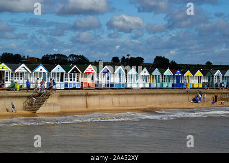 Blick auf den Strand von der Seebrücke entfernt, in Southwold Badeort in Suffolk, Großbritannien Stockfoto