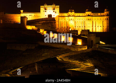 Amber Fort in der Nacht Stockfoto