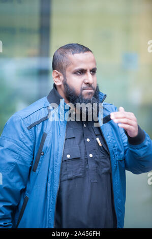 Westminster Magistrates Court, London, UK. 5. August 2015. London, Großbritannien. Mohammed Shamsuddin Blätter Amtsgericht Westminster, wo Anjem Choudar Stockfoto