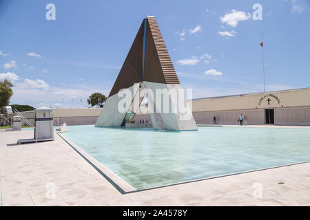 Lissabon, Portugal - 11. AUGUST 2019: Das Denkmal für die überseeischen Kombattanten in Lissabon. Menschen gesehen werden kann. Stockfoto