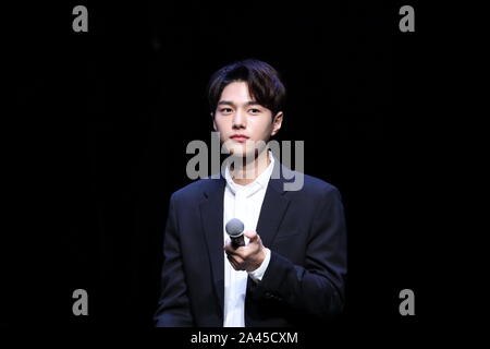 Koreanische Sänger und Schauspieler Kim Myung-soo, professionell, bekannt als L, der Koreanischen Boy Group Unendliche führt während 2019 Kim Myung soo solo Ventilator Stockfoto