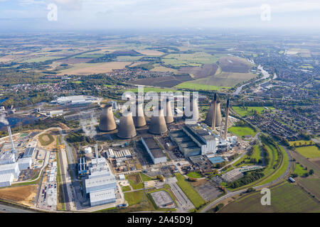 Luftaufnahme der Ferrybridge Power Station in Castleford Bereich Wakefield in Großbritannien befindet, zeigt die power station Kühltürme. Stockfoto