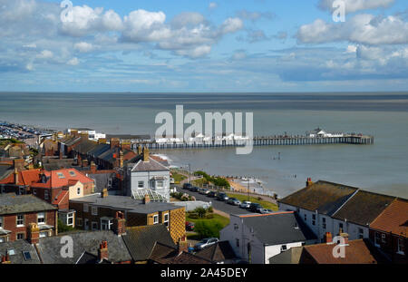 Blick auf Southwold Pier von Southwold Leuchtturm, Southwold, Suffolk, Großbritannien Stockfoto