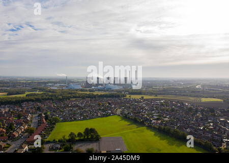 Luftaufnahme der Ferrybridge Power Station in Castleford Bereich Wakefield in Großbritannien befindet, zeigt die power station Kühltürme. Stockfoto