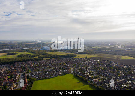 Luftaufnahme der Ferrybridge Power Station in Castleford Bereich Wakefield in Großbritannien befindet, zeigt die power station Kühltürme. Stockfoto