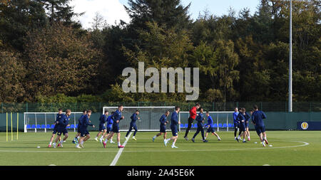 Edinburgh, Schottland, Großbritannien. 12 Okt, 2019. Schottland Fußball Team Training im Oriam, Riccarton, Edinburgh, für Scotlands UEFA EURO 2020 Qualifier Befestigung gegen San Marino am Hampden Park Glasgow (13 Okt 19) Credit: Eric mccowat/Alamy leben Nachrichten Stockfoto