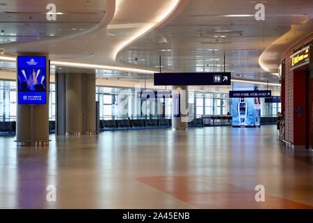 Innenansicht des neuen Satelliten Terminal Betrieb in Shanghai Pudong International Airport, der vermutlich das größte seiner Sippe zu sein Stockfoto