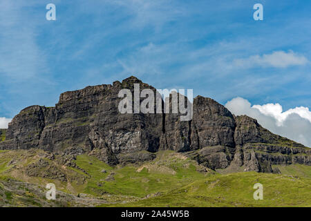 Trotternish und der alte Mann von Storr auf der Insel Skye. Stockfoto