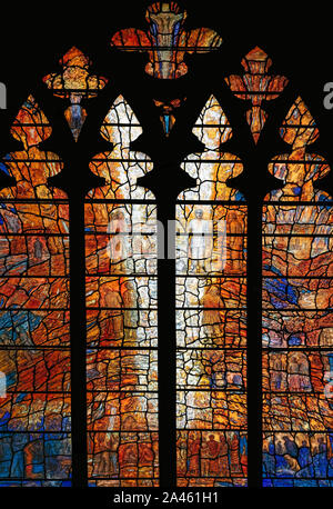 Die verklärung Fenster, von Thomas Denny (2010), in Erinnerung an Erzbischof Michael Ramsay, Durham Cathedral, Großbritannien Stockfoto