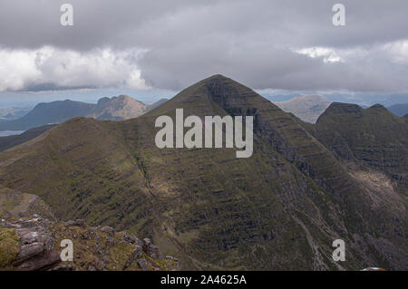 Blick von beinn Alligin, Munro, über die Hörner von Alligan, Torridon, Wester Ross, NW Highlands, Schottland Stockfoto