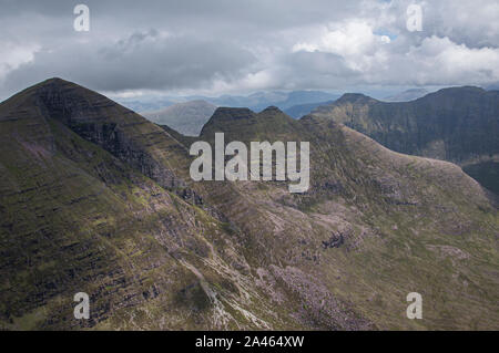 Blick von beinn Alligin, Munro, über die Hörner von Alligan, Torridon, Wester Ross, NW Highlands, Schottland Stockfoto