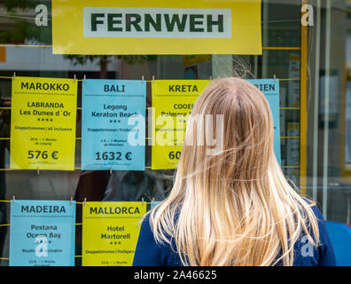 Wanderlust Travel Last Minute Angebote in deutscher Sprache Stockfoto