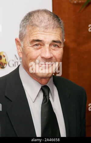 Hollywood, USA. 16 Feb, 2010. Robert Forster an der 9. jährlichen Filme für Erwachsene Auszeichnungen. Ankunft im Beverly Wilshire Hotel in Beverly Hills, CA 16. Februar 2010 statt. Foto von PictureLux Datei Referenz # 30121 024 Credit: PictureLux/Hollywood Archiv/Alamy leben Nachrichten Stockfoto