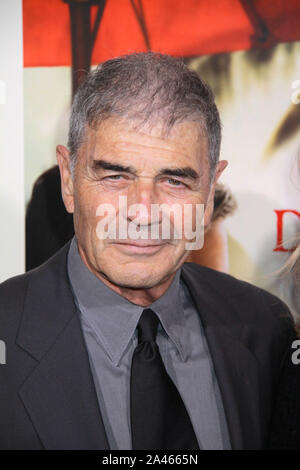 Hollywood, USA. 15. Nov 2011. Robert Forster 11/15/2011 'Premiere die Nachkommen" an der Akademie der Künste und der Wissenschaften statt, in Beverly Hills, CA Foto von Ima Kuroda/HollywoodNewsWire.net/ PictureLux Datei Referenz # 31258 034 HNW Credit: PictureLux/Hollywood Archiv/Alamy leben Nachrichten Stockfoto