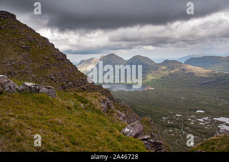 Blick von beinn Alligin in Richtung Gipfel des Baosbheinn und Loch ein 'Bhealaich, Torridon, Wester Ross, NW Highlands Stockfoto