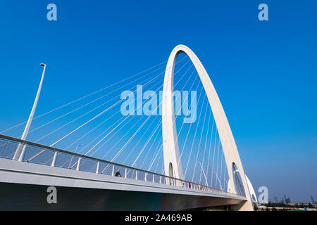 Die Ansicht des Xinshougang Brücke, die vor kurzem für die Öffentlichkeit geöffnet ist yongding Fluss zu überqueren, zieht die Aufmerksamkeit der lokalen Bürger dank der spe Stockfoto