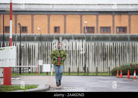 Rapper MIA nach dem Besuch von Wikileaks Gründer Julian Assange im Belmarsh Prison, in Woolwich, London. Stockfoto