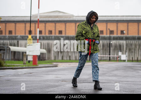 Rapper MIA nach dem Besuch von Wikileaks Gründer Julian Assange im Belmarsh Prison, in Woolwich, London. Stockfoto