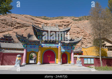 Schöne Ausblicke auf die Landschaft der tausend Buddha Höhlen in Mati Tempel, Zhangye Gansu Chinas. Chinesische Übersetzung: Tausend Buddha Höhlen. Stockfoto