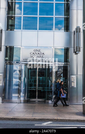 Eine typische Ansicht in Canary Wharf in London. Stockfoto