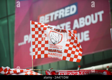 12. Oktober 2019, Old Trafford, Manchester, England; Das Grand Final 2019, Saint Helens v Salford Roten Teufel: Salford Flagge Credit: Richard Long/News Bilder Stockfoto