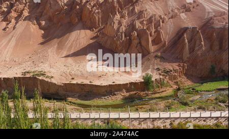 Querformat Der Bezeklik tausend Buddha Höhlen in Turpan Provinz Xinjiang in China. Stockfoto