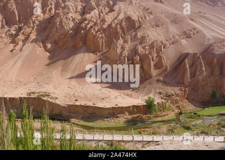 Querformat Der Bezeklik tausend Buddha Höhlen in Turpan Provinz Xinjiang in China. Stockfoto