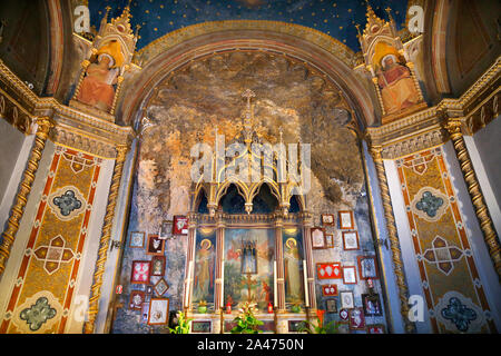 Innenraum der Chiesa Santa Maria del Lago, auf Scanno See in den Abruzzen, Italien. Stockfoto